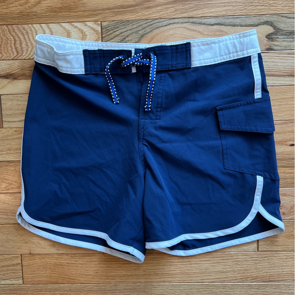 Lands’ End Girls Board/swim shorts, size 14. Never been worn!